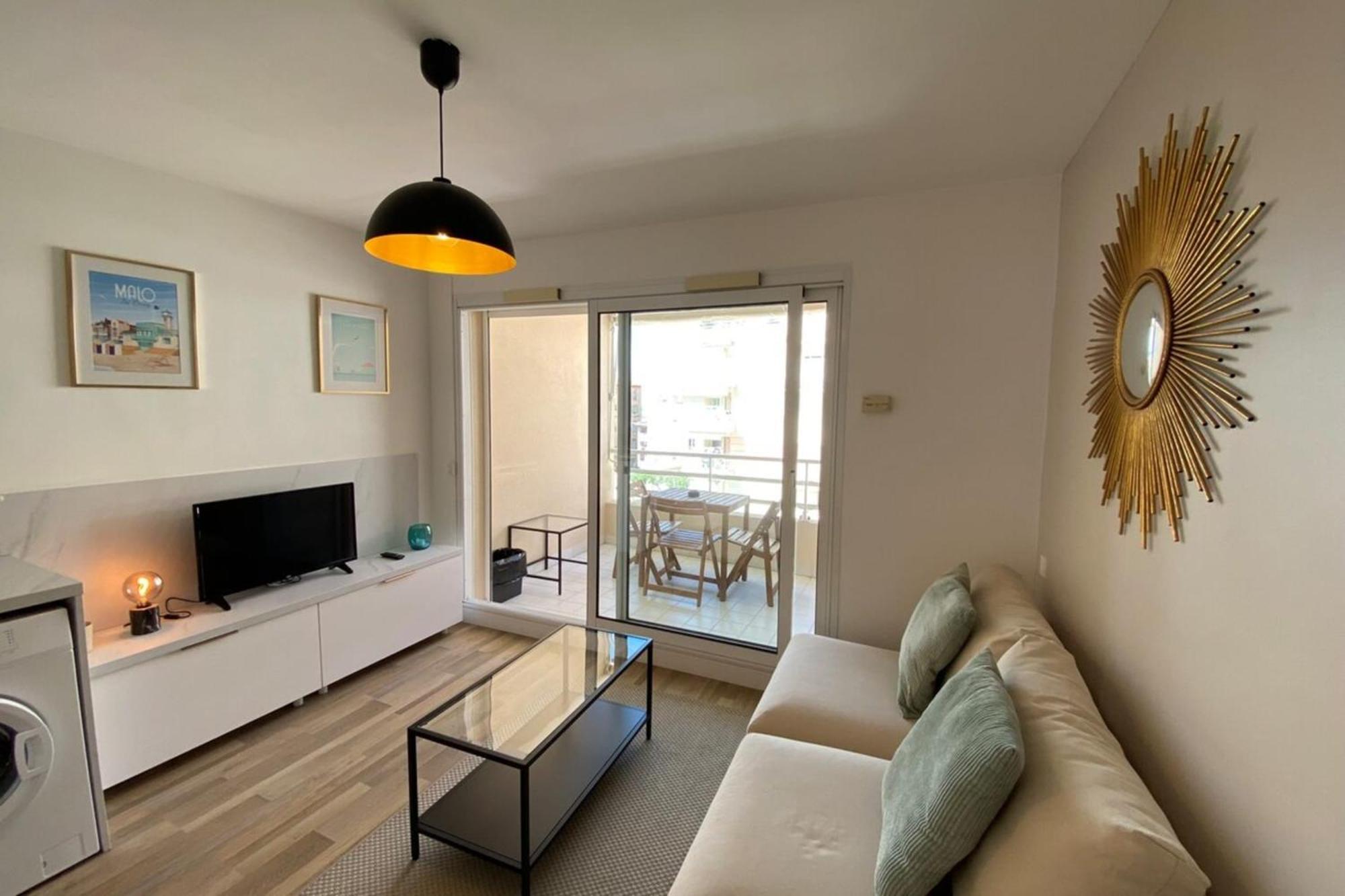 06Ai - Beautiful Renovated Studio - Sea And Pool View วาลูริส ภายนอก รูปภาพ