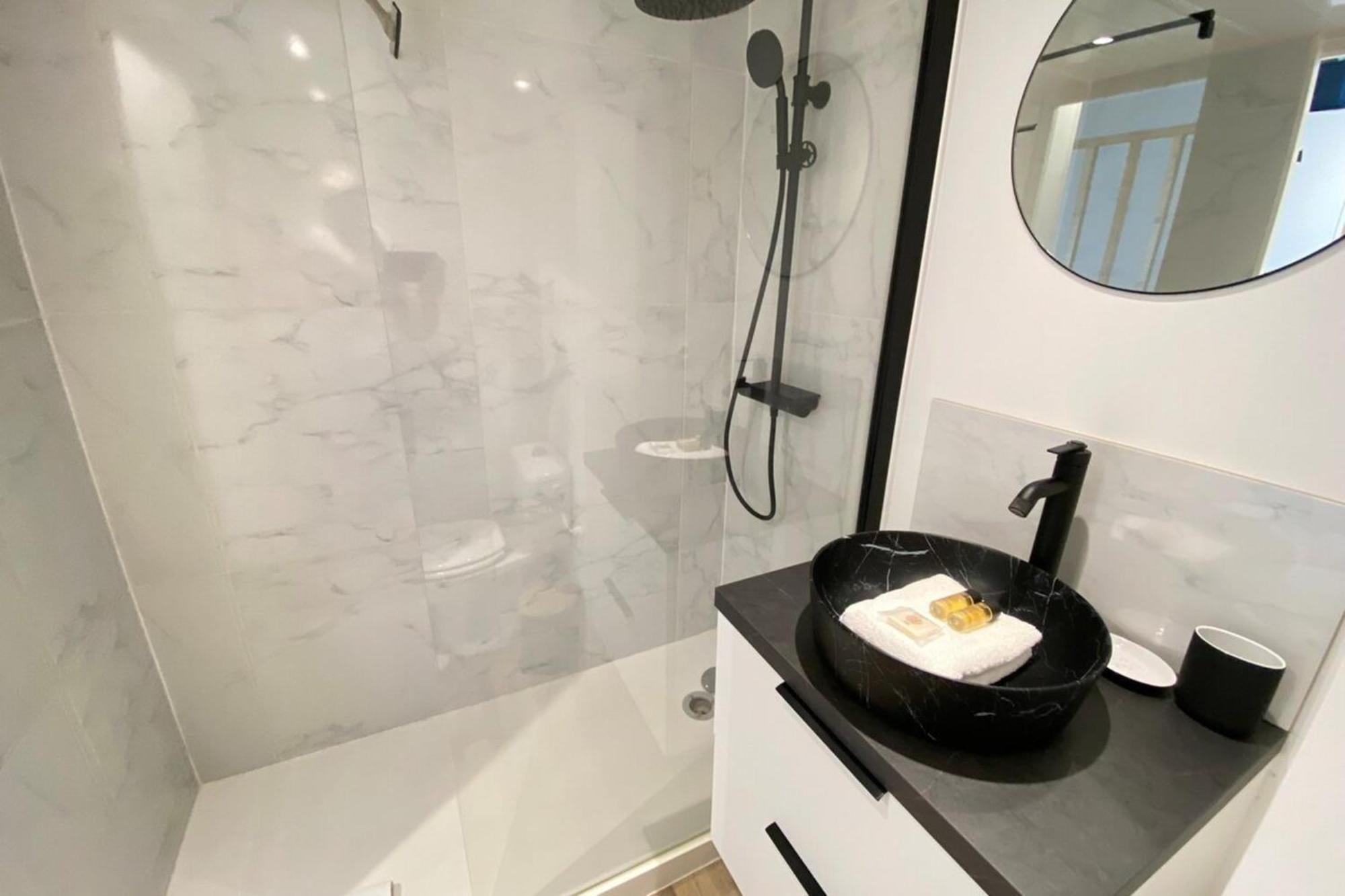 06Ai - Beautiful Renovated Studio - Sea And Pool View วาลูริส ภายนอก รูปภาพ